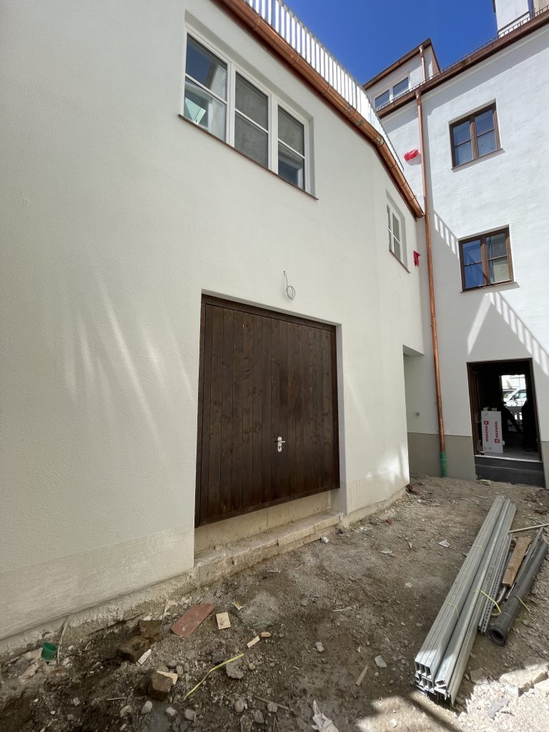 Garagentor-verkleidung-aus-Holz